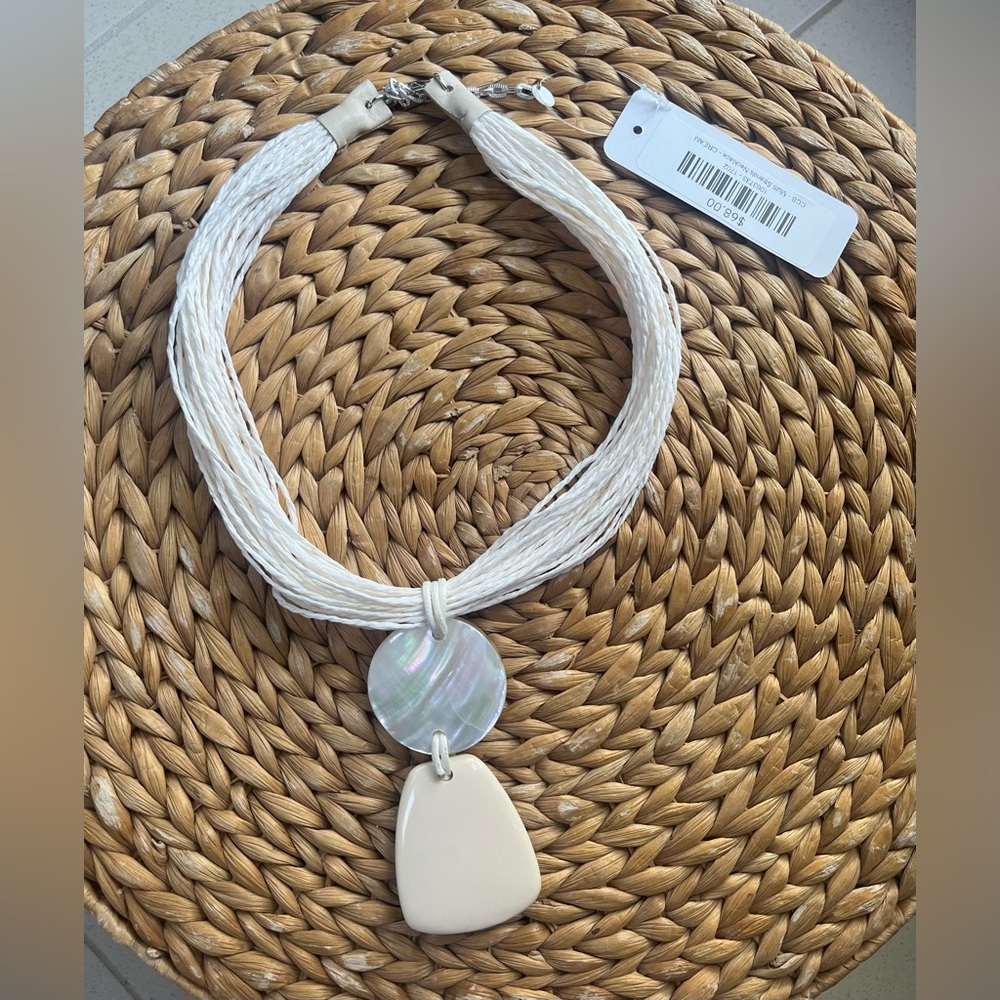 NWT luxury shell necklace